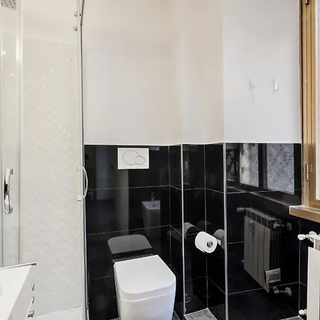 Modern And Bright 2 Bed Flat In Testaccio アパート